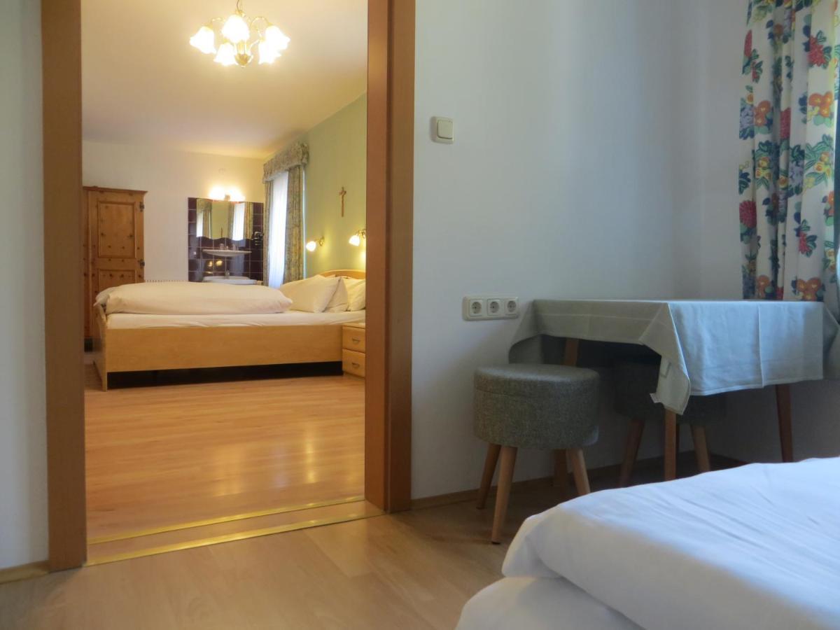 Hotel Garni Haus Jagerwirt Fuschl am See Habitación foto